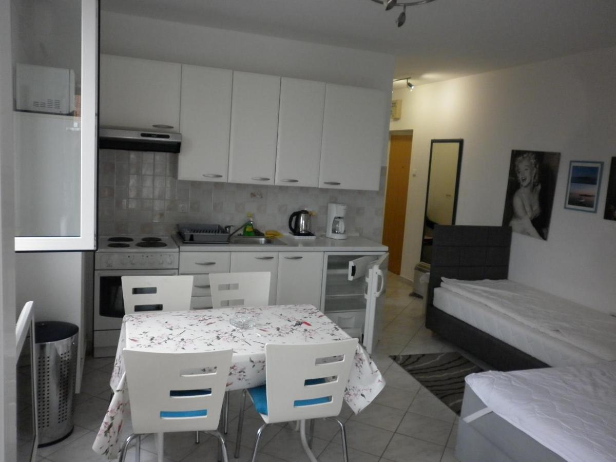 Apartment Antoncic Dramalj Exterior photo